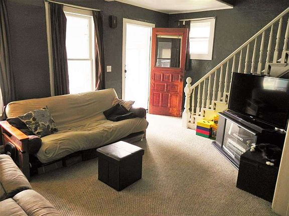 2nd image of 214 N Pearl St