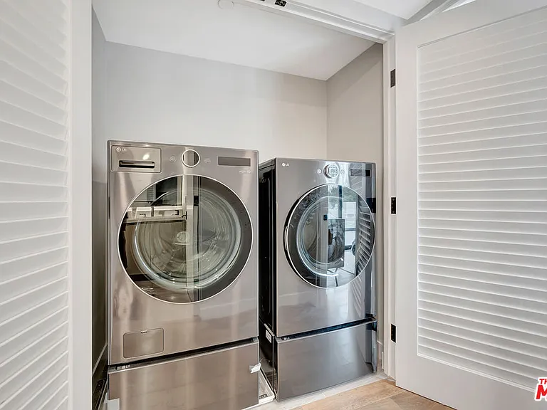 1017 N Croft Ave #Penthouse 01 — Photo 1