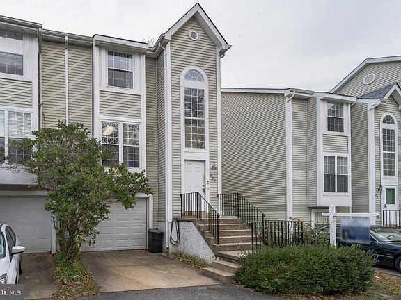 3rd image of 937 Forest Hills Ave