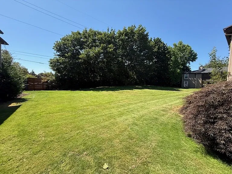 1000 SE 160th Ave — Photo 9