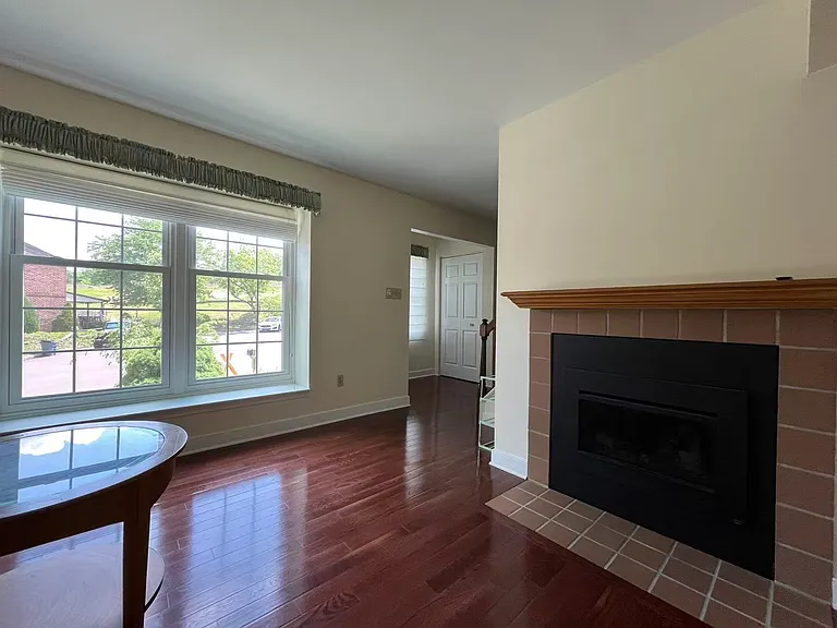48 Shelly Ln — Photo 4