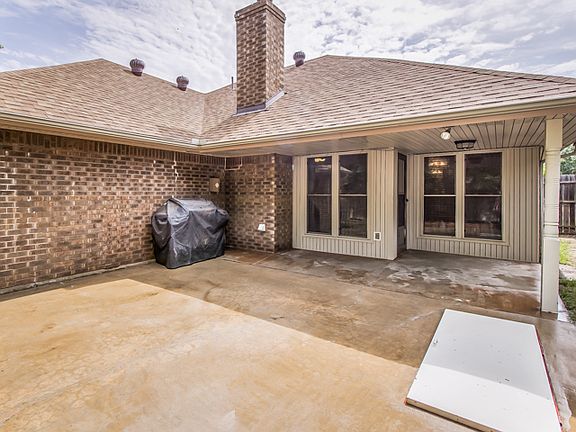4th image of 905 Randall Dr