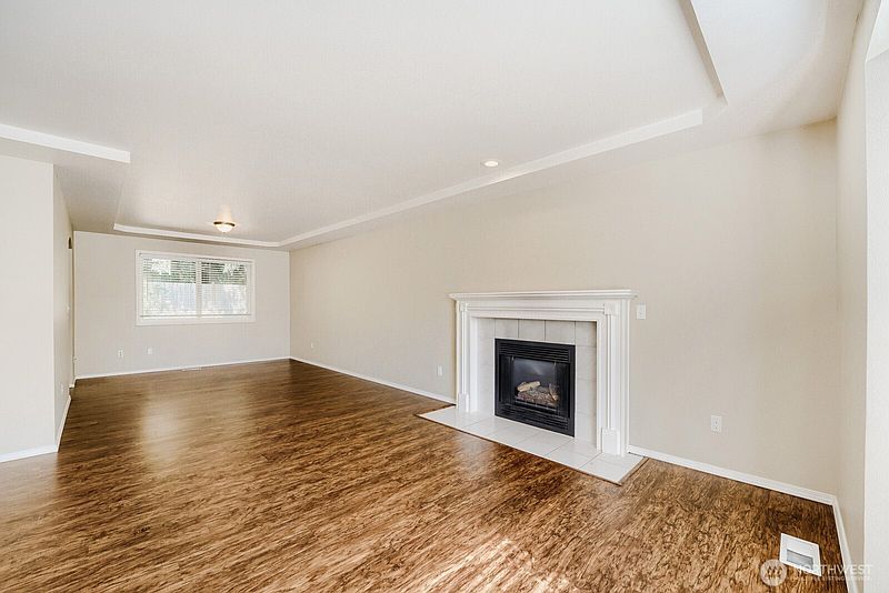 5th image of 9410 62nd Avenue Ct E