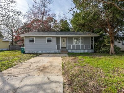 30 Cascabellas St, Mary Esther, FL, 32569