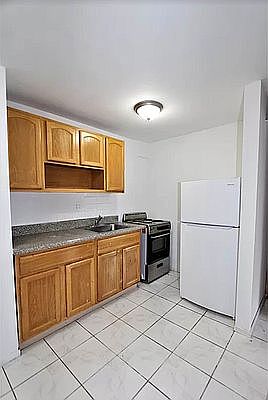 2nd image of 2039 3rd Ave #3E