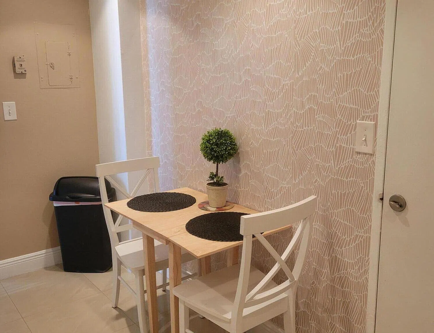 1 bed, 1.0 bath, 812 sqft, $2,200 — Photo 3