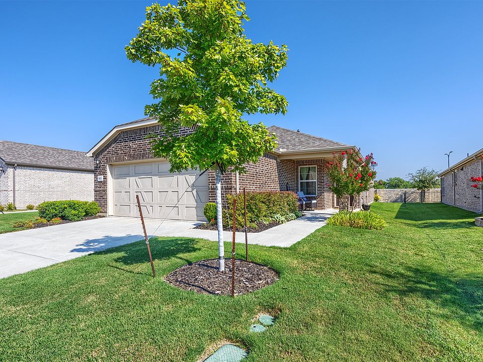 1st image of 913 Hidden Eddy Dr