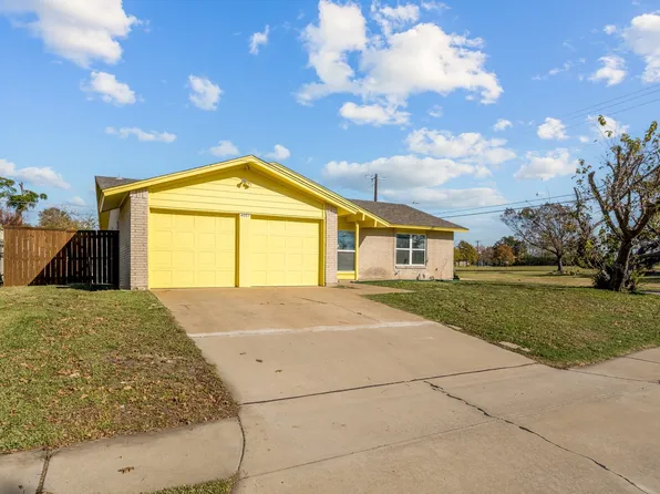 4001 Clemson Dr, Garland, TX 75042