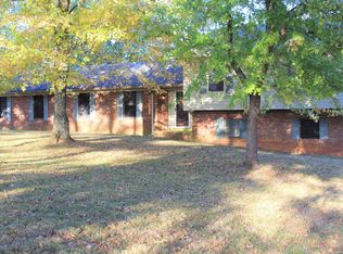 300 Scarce Creek Rd, Lexington, TN 38351