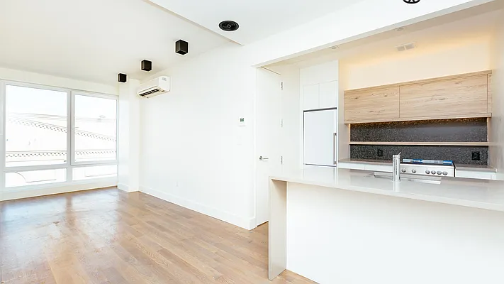 Rented by Nooklyn NYC LLC | media 25