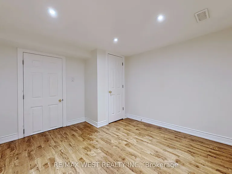139 Ranee Ave #BASEMENT — Photo 21