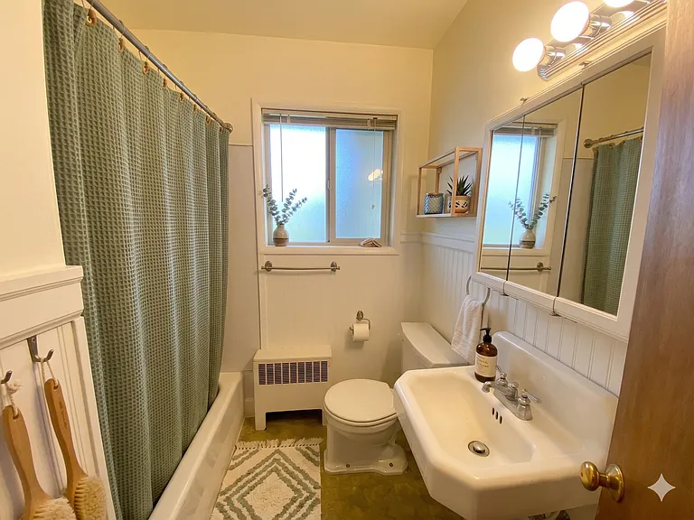 6634 E Burnside St #A — Photo 15