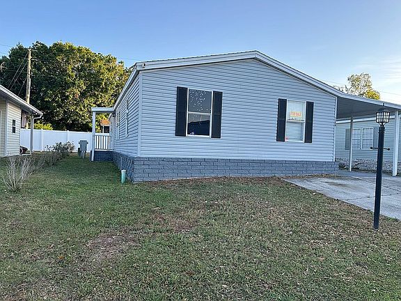 3rd image of 1104 Windmill Grove Cir