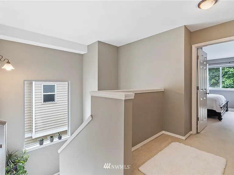 1162 Edmonds Pl NE — Photo 7