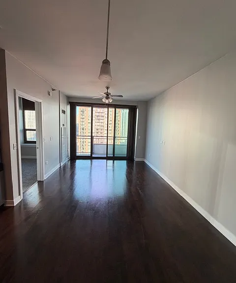 660 W Wayman St #301 — Photo 2