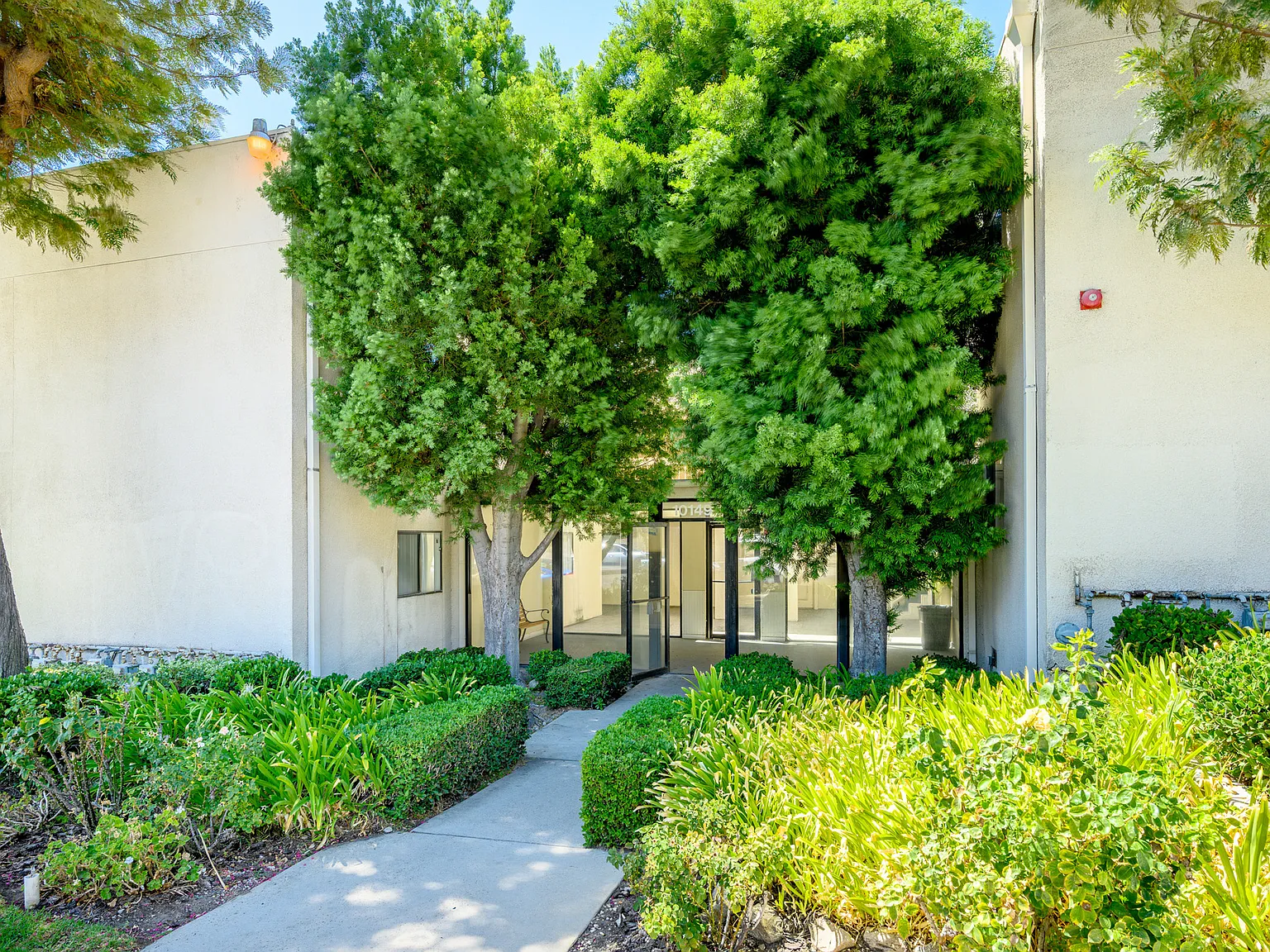 2 bed, 756 sqft, $2,550 — Photo 2