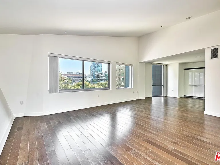 901 S Flower St #500 — Photo 25
