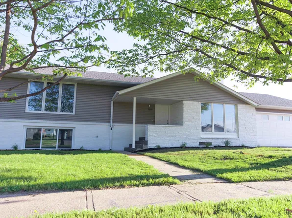 3310 28th St, Columbus, NE 68601