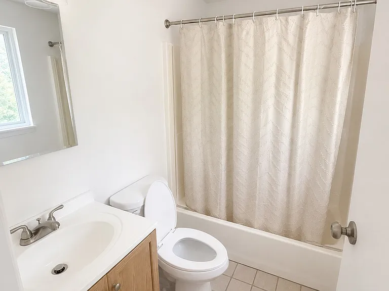 519 Windsor Ave — Photo 7