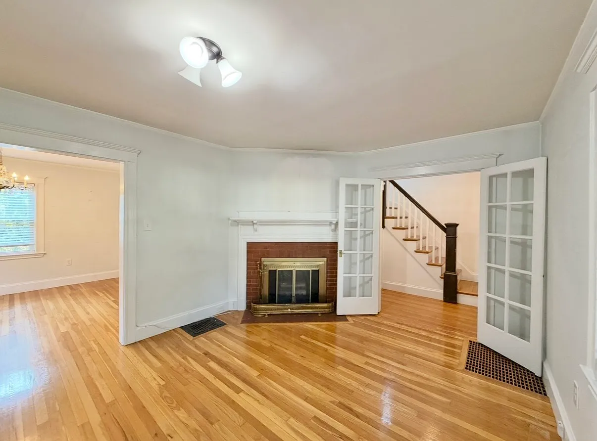 3 bed, 1300 sqft, $3,600 — Photo 3
