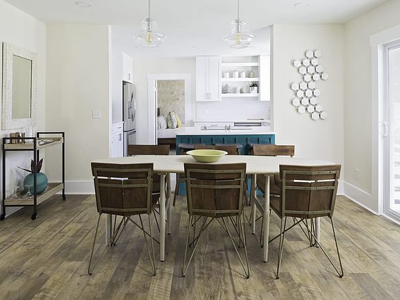 3rd image of 905 E Louisiana Ave #1