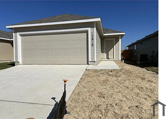 4 bed, 1491 sqft, $2,400 — Photo 1