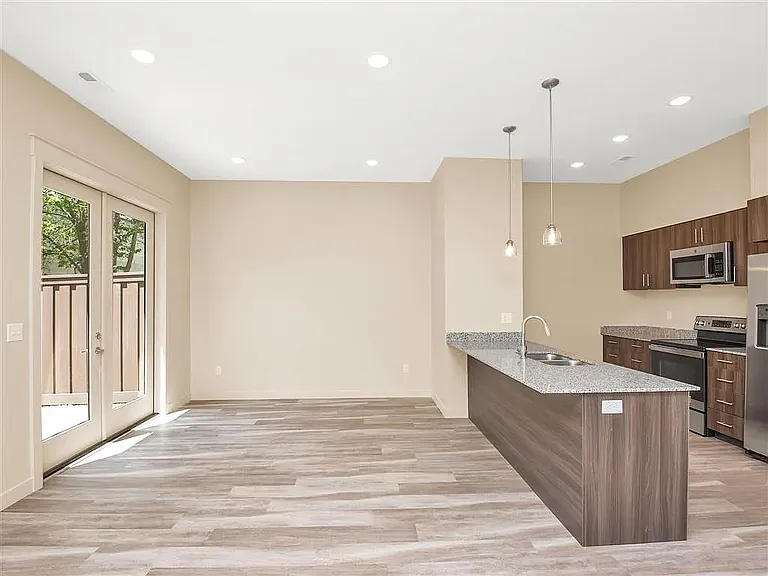 2162 E Mott Dr #6 — Photo 1
