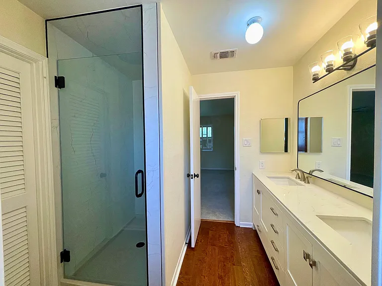 5868 Royal Rdg — Photo 14