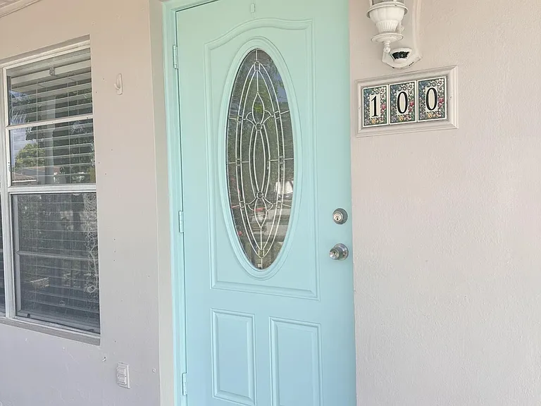 100 NW 52nd St — Photo 3