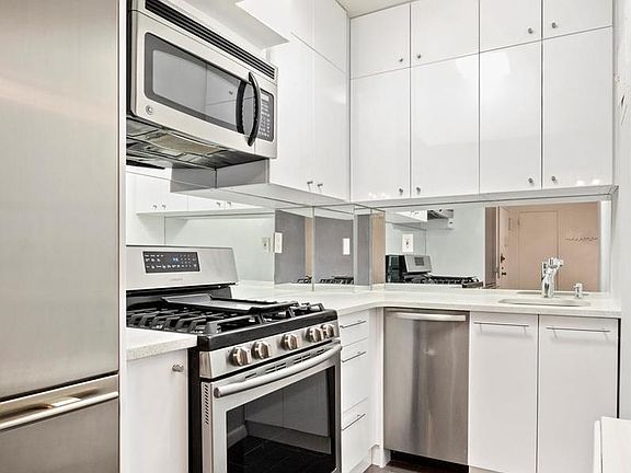 4th image of 240 E 46th St APT 10G