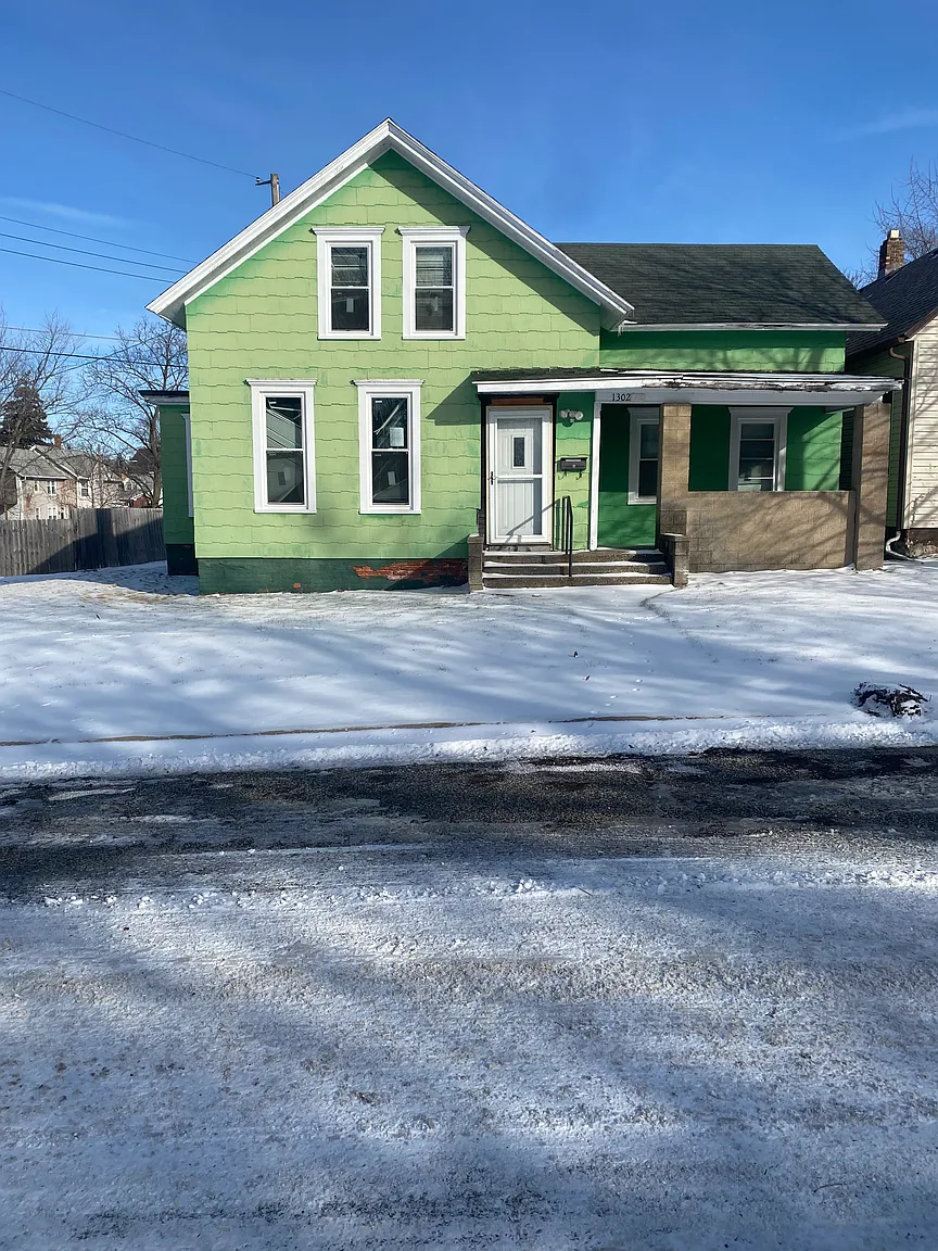 1302 Buffalo St photo 1