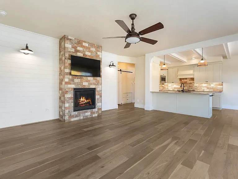 115 S Mathie Way — Photo 8