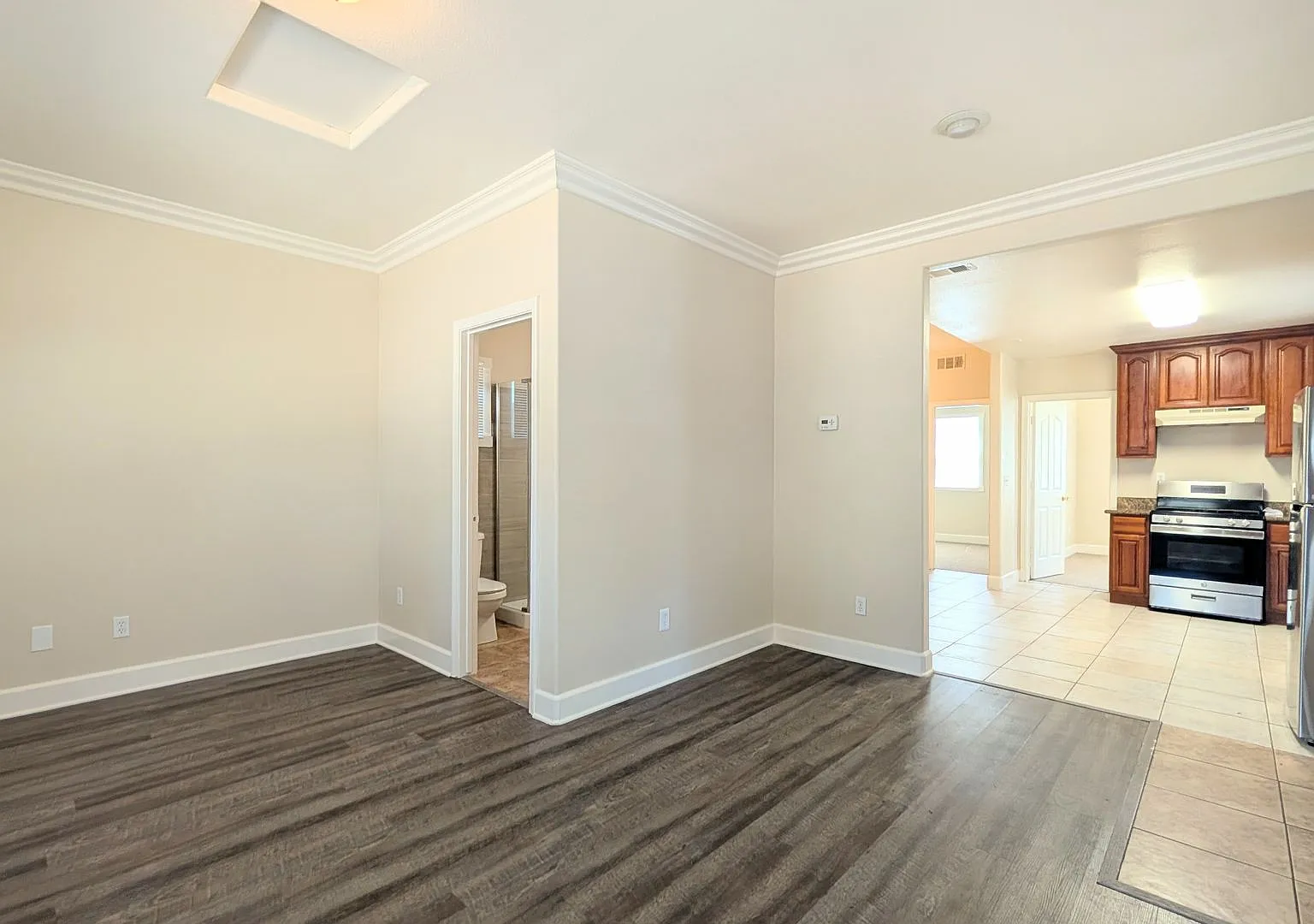 Great Downtown Location!! Gated Parking! — Photo 2