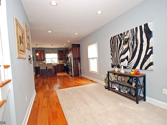 3rd image of 30 Capner St