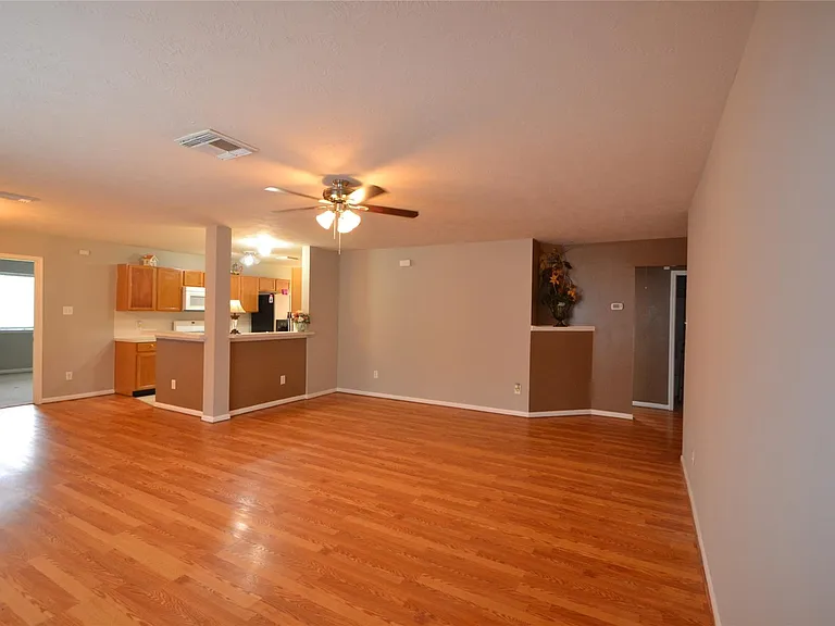 5126 Riverwood Dr — Photo 6
