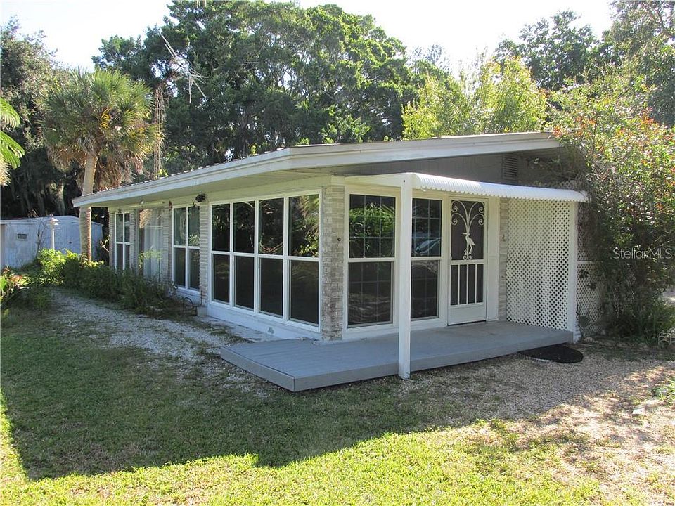 2nd image of 218 Trout Ln