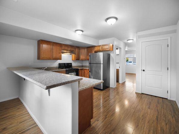 3270 N Lincoln St APT 4