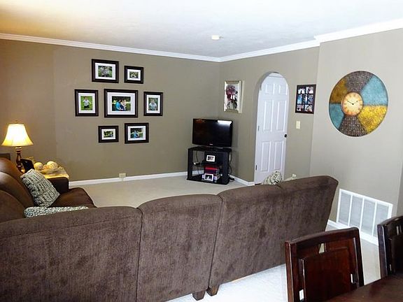 3rd image of 1402 Chelsea Dr