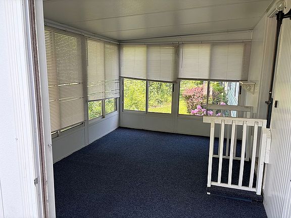Three season porch
