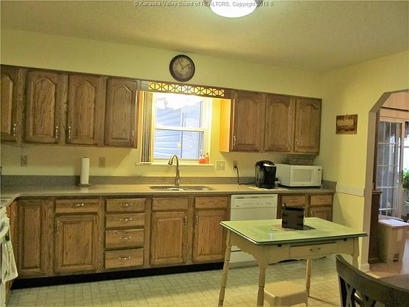 4th image of 4 Bethmont Dr