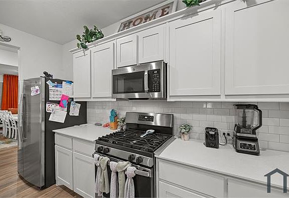 4th image of 2026 Donker Dr