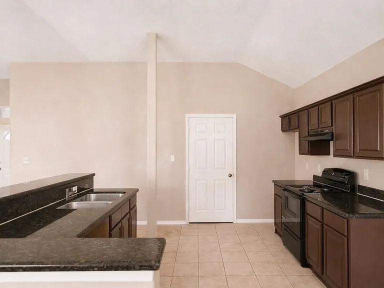 9104 N Green River Dr #A — Photo 13