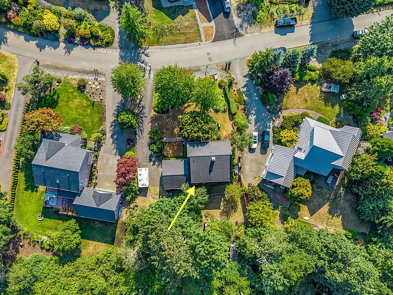 2178 Douglas Dr NE — Photo 45