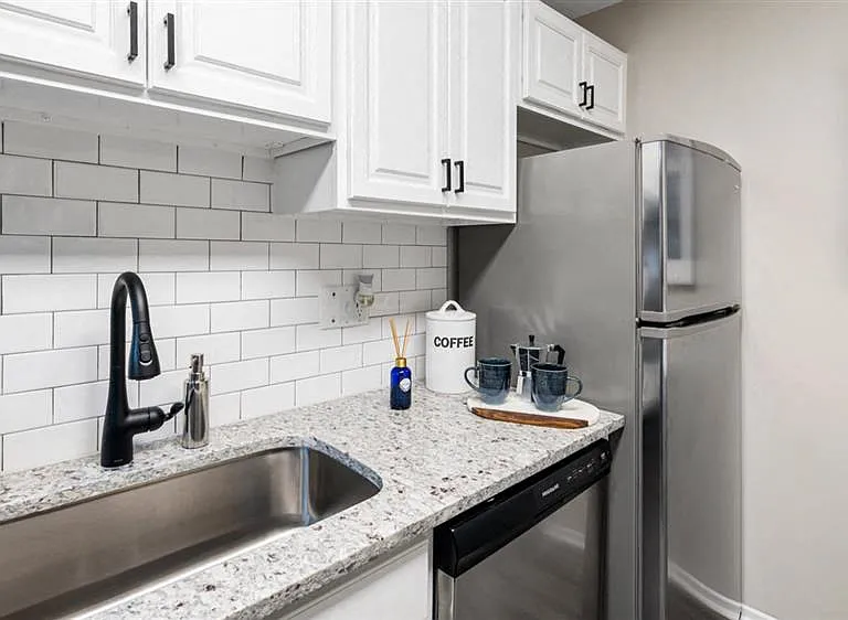 Cary Pines Apartments — Photo 4