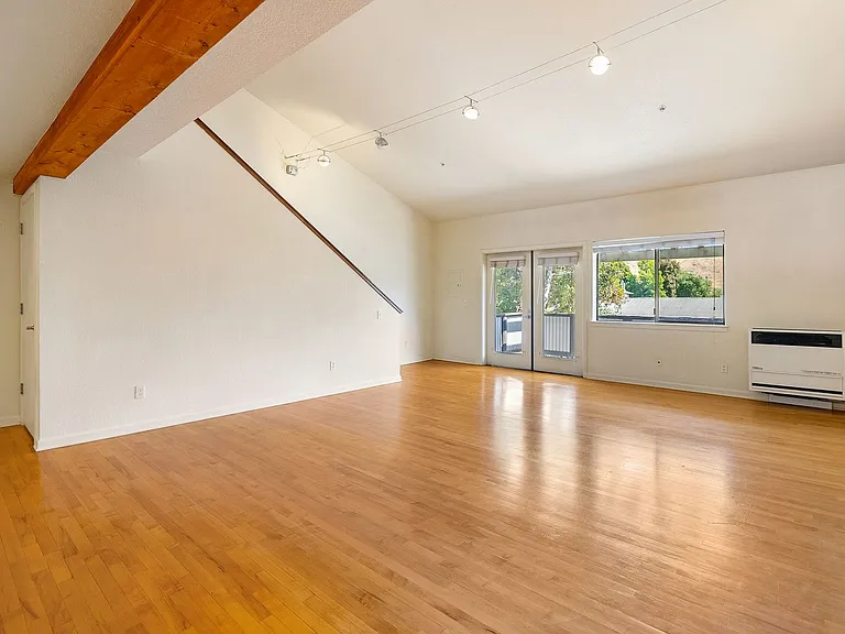 2074-2078 Parker Street - Residential — Photo 13