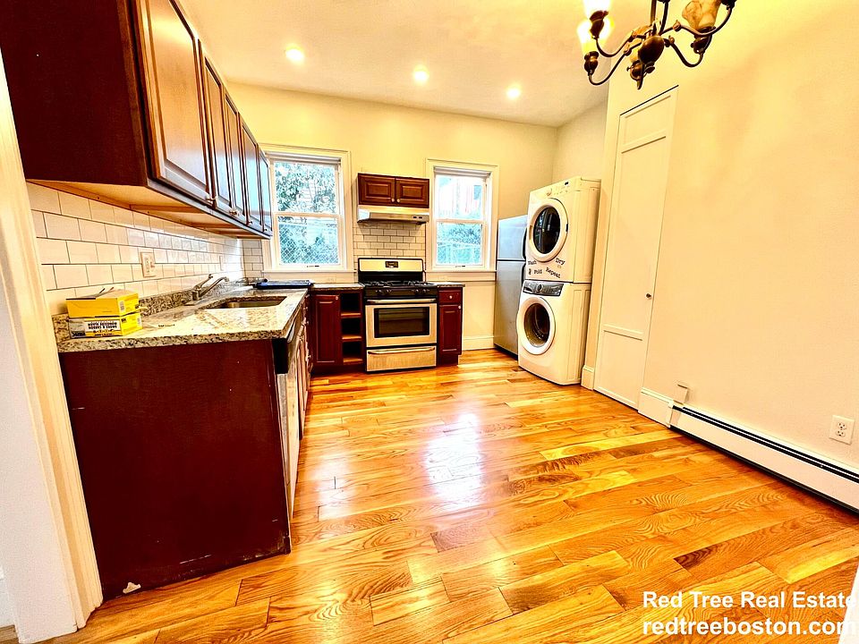 1st image of 285 Whitwell St #1R