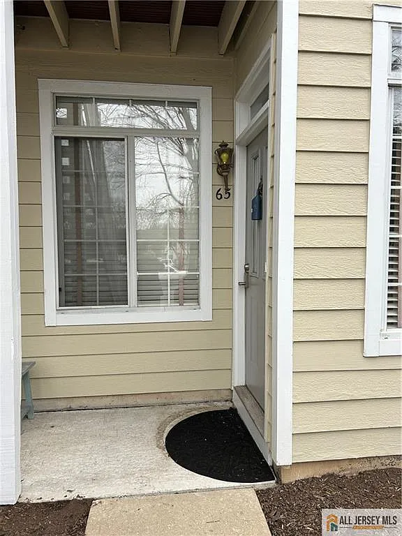 2 bed, 2.0 bath, 977 sqft, $2,750 — Photo 2