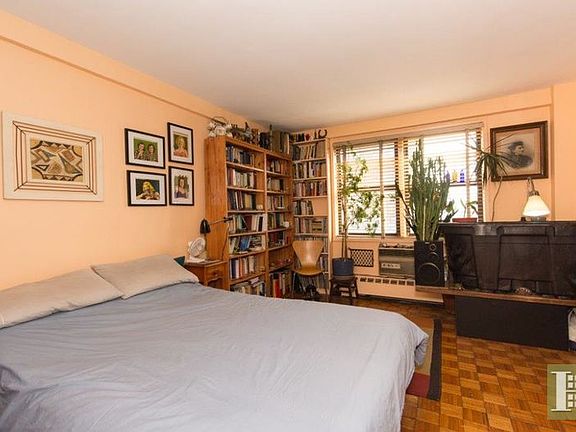 4th image of 145 E 15th St APT 15R