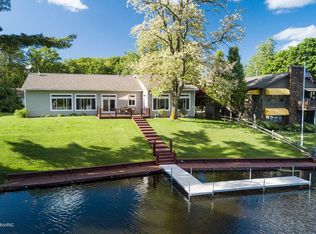 15496 Linn Ct, Spring Lake, MI 49456