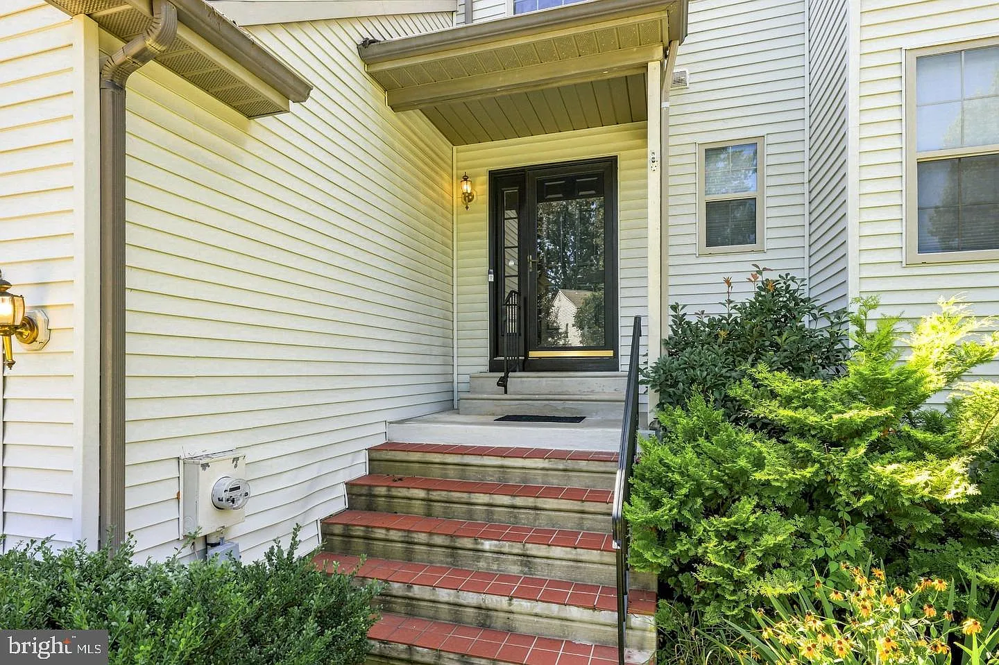 2 bed, 1.5 bath, 1392 sqft, $2,400 — Photo 3